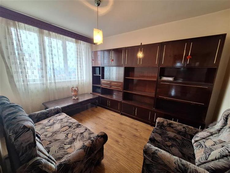Apartament cu 3 camere decomandat în Orizont