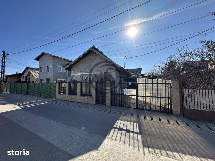 Casă cu 5 camere cu Teren 984 Mp în Blejoi