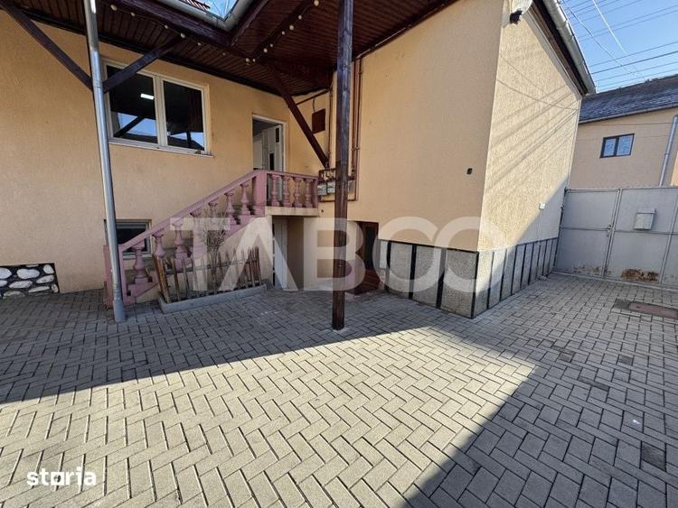 Casă cu 5 camere cu Teren 250 Mp în Lazaret
