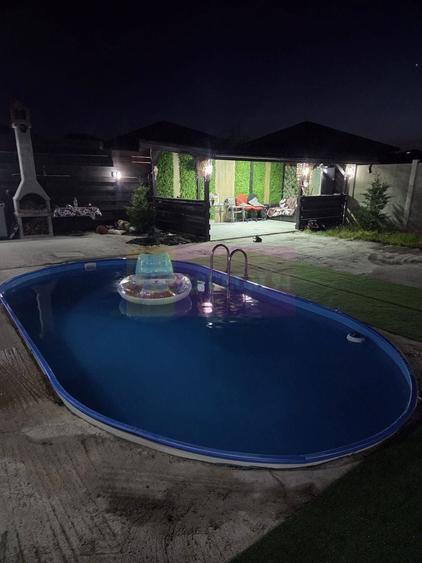 Casă individuală cu 4 camere cu Piscina în Săbăreni