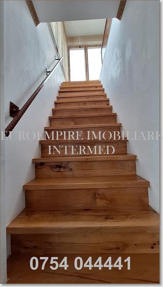 Vila+casa de vanzare zona Km 5 - 8