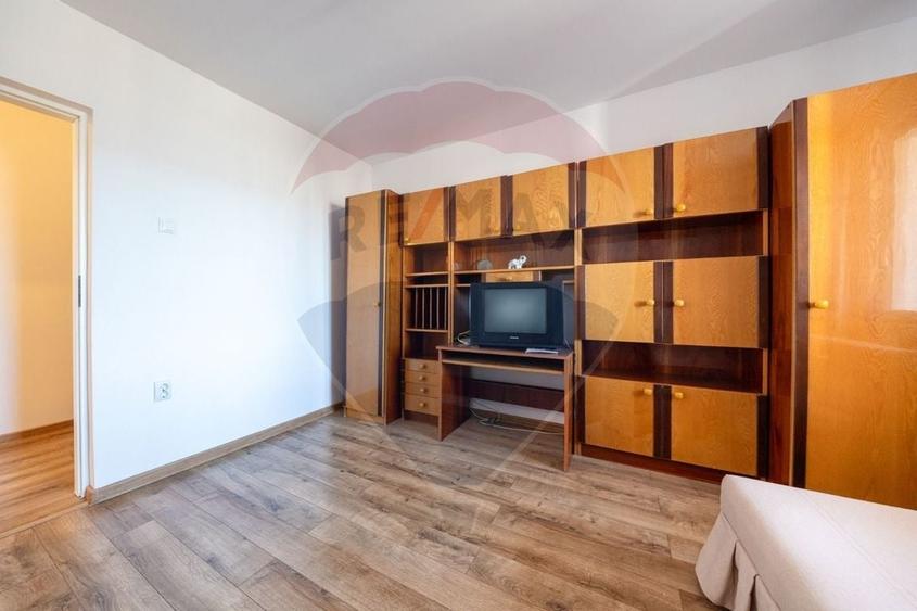 Apartament cu 3 camere de vânzare în zona Astra - 9