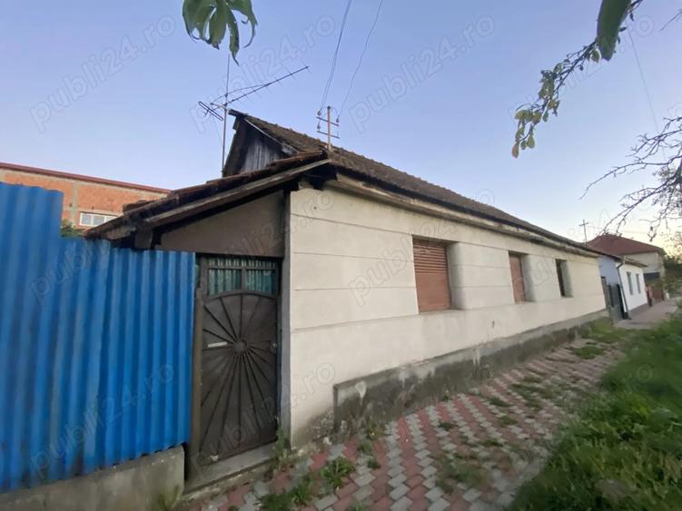 Casa cu pozi?ie excelenta, centrala, in Faget - 1