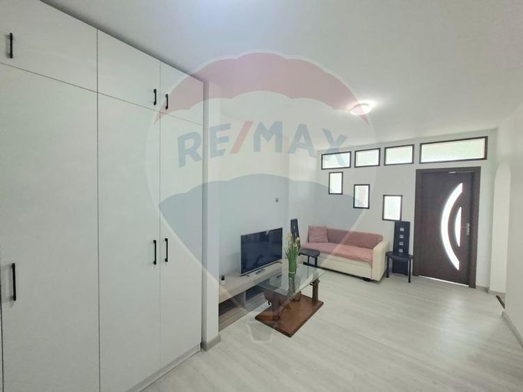 Apartament 2 camere de închiriat – Bloc Via Romana, etaj 2 - 4