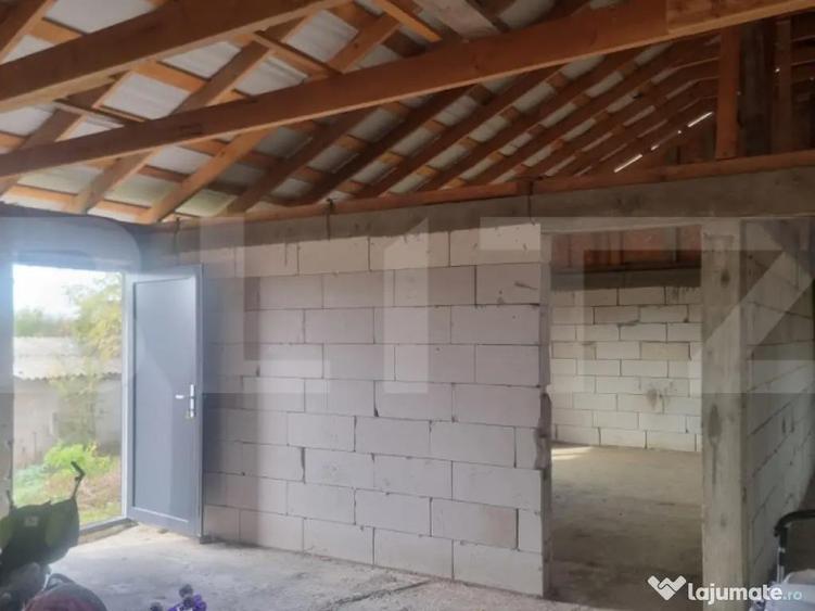 CASA LA ROSU CU TEREN - 13