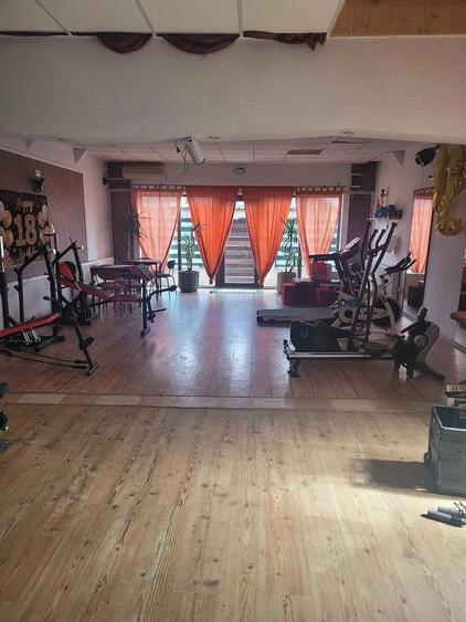 Inchiriez spa?iu comercial - 1