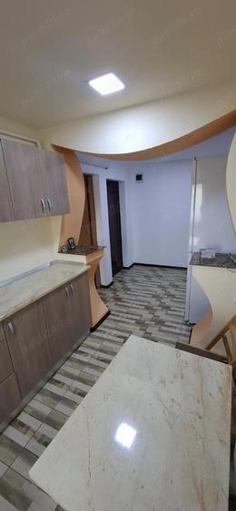 Apartament 2 camere de vanzare Targu Carbune?ti - 3