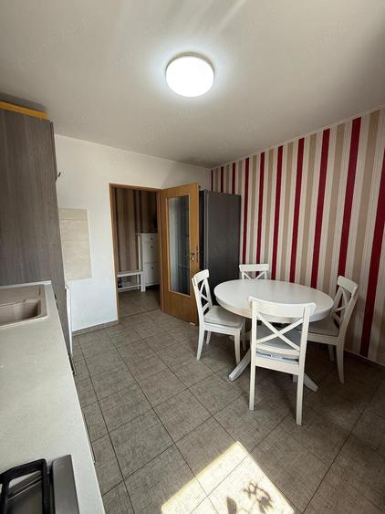 APARTAMENT de vanzare in zona LIPOVEI spatios, et. - 3