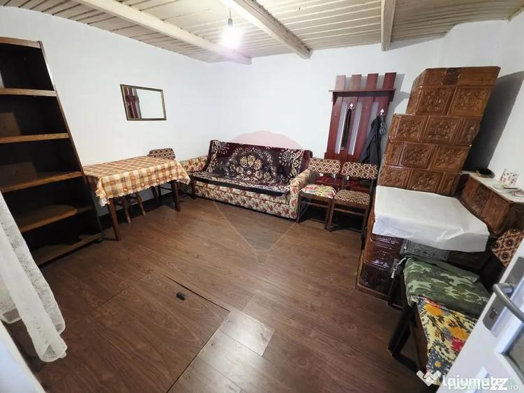 Casă cu 4 camere cu Teren 1677 Mp în Slobozia (Roznov)
