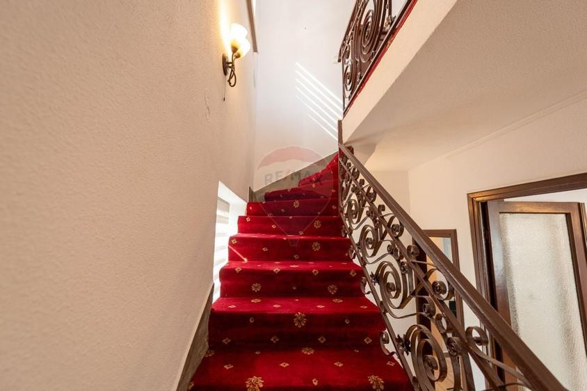 Casa / Vila cu 3 camere de inchiriat strada Pargarilor Stefan cel Mare - 23