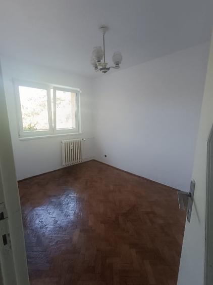 Apartament 4 camere ultracentral , etaj 3/4, Aleea Nucului - 11