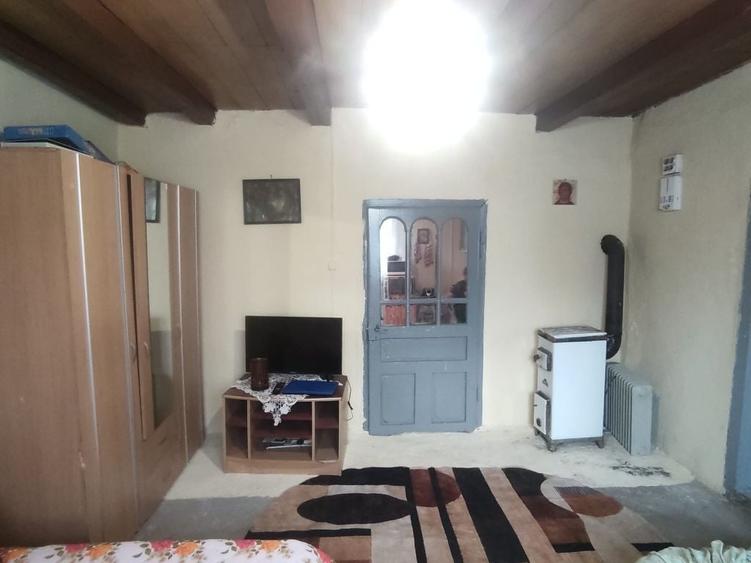 Vand casa la tara - 5
