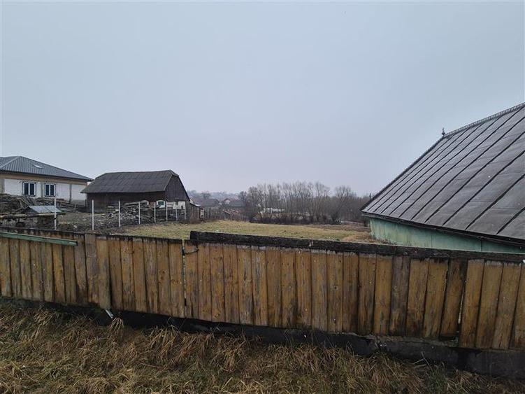 Teren 2300 mp cu casa batraneasca Liteni, Moara - central - 5
