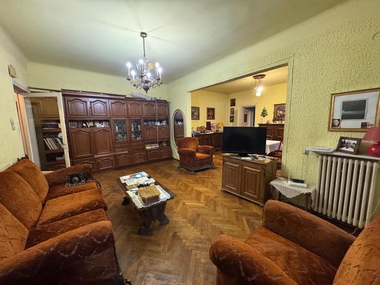 Vanzare apartament patru camere in vila Cotroceni Romniceanu piata metrou - 1