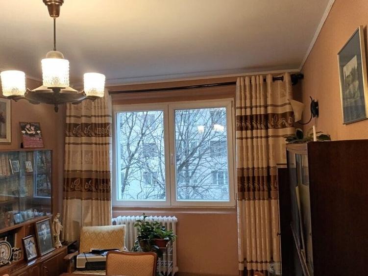 Titan-Intrarea Barsei-bloc 1986 - 7