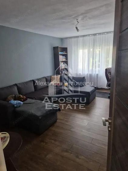 Apartament cu 2 camere, decomandat, centrala, zona Soarelui Apartament cu 2 camere, decomandat, centrala, zona Soarelui