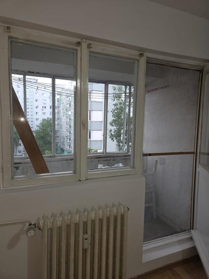 13 Septembrie / Petre Ispirescu - Garsoniera 26,27 mp , bloc construit in 1986 - 6