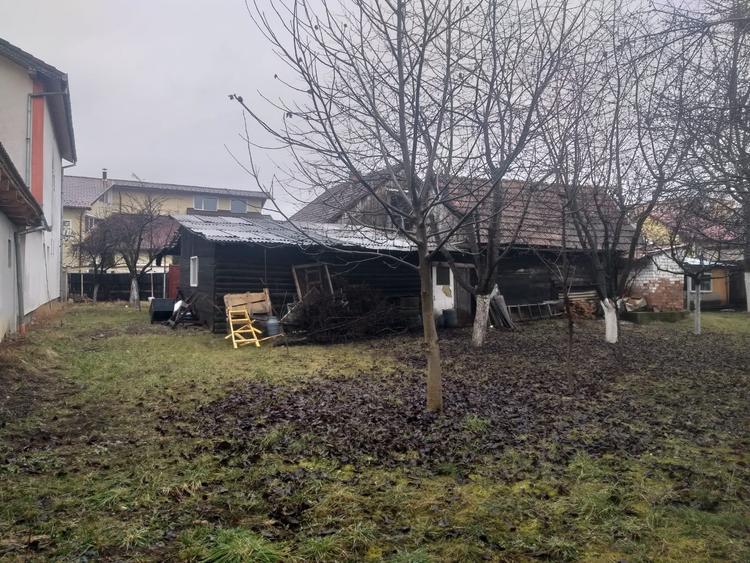 Casa singur curte,pretabil investitie, zona cerna-Tractoru, cu teren 900 mp - 3
