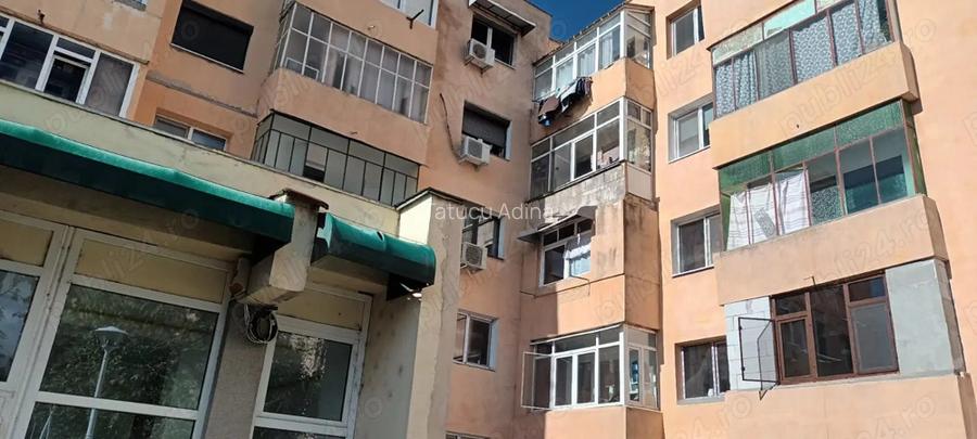 Vand apartament 3 camere decomandat Vand apartament 3 camere decomandat