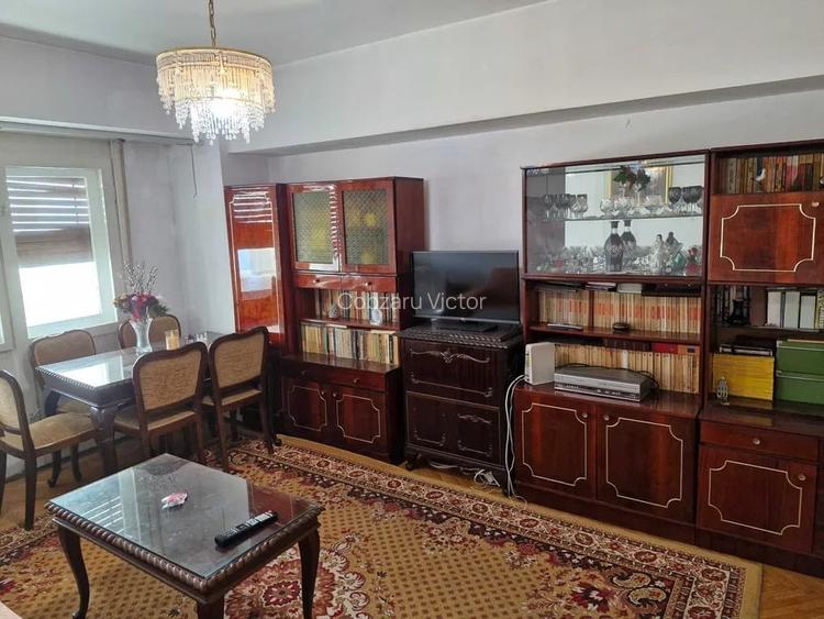 APARTAMENT DE VÂNZARE CU 3 CAMERE IN ZONA ION MIHALACHE PIAȚA 1 MAI SEC.1