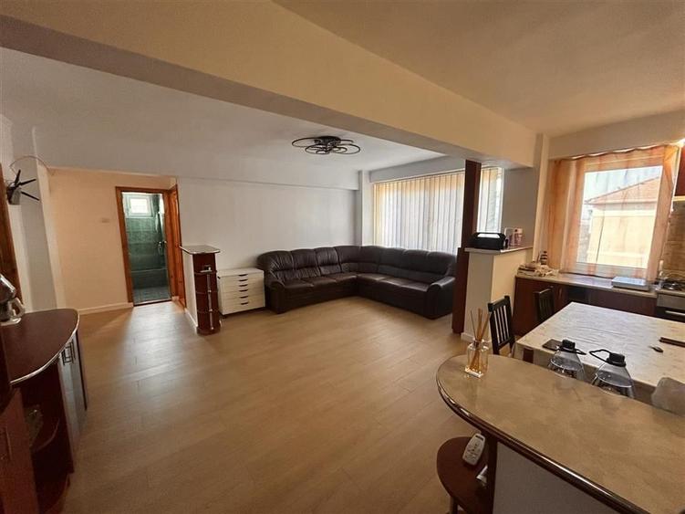 RECO Apartament 3 Camere, Zona Rogerius Etaj Intermediar - 20