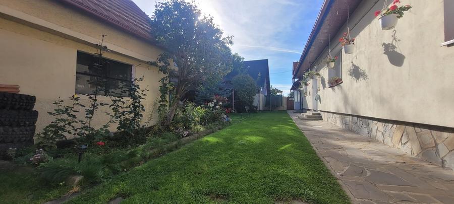 Vand casa cu teren de 1753 mp in Prejmer - 2