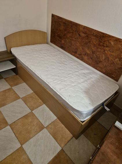 Este de inchiriat - 1