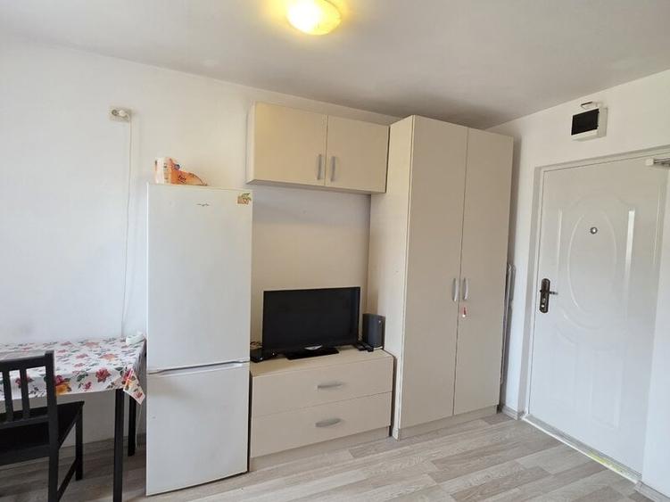 Piata Trapezului/ale.Mizil.5 minute metrou - 7