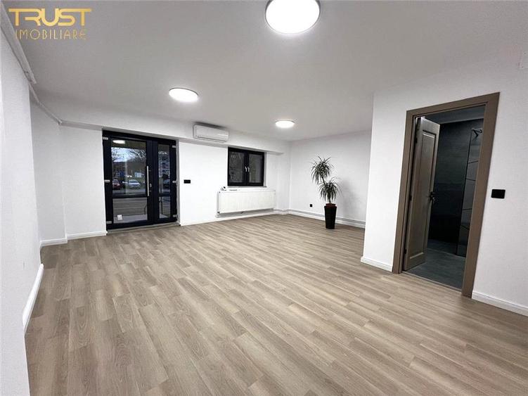 Spatiu birou/Cabinet |  3 camere | 74 MP  | Parcare - 1