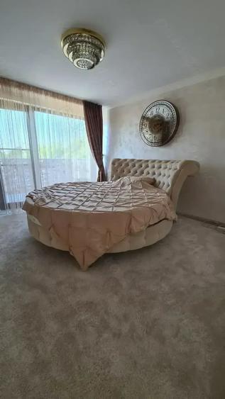 Casă cu 4 camere cu Teren 2530 Mp în Central