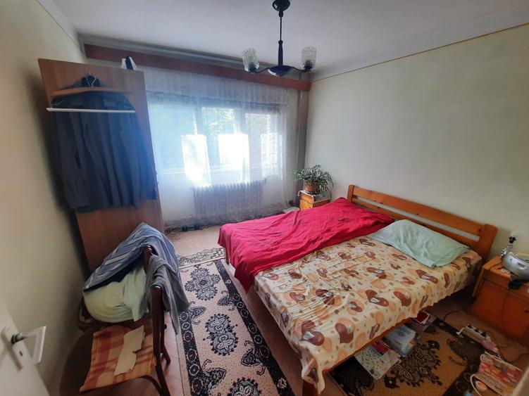 Apartament cu 2 camere, zona Podu Ros - 1