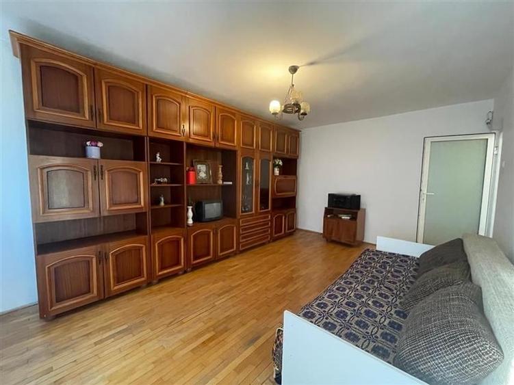 Apartament cu 3 camere de vanzare zona E3 Tulcea - 1