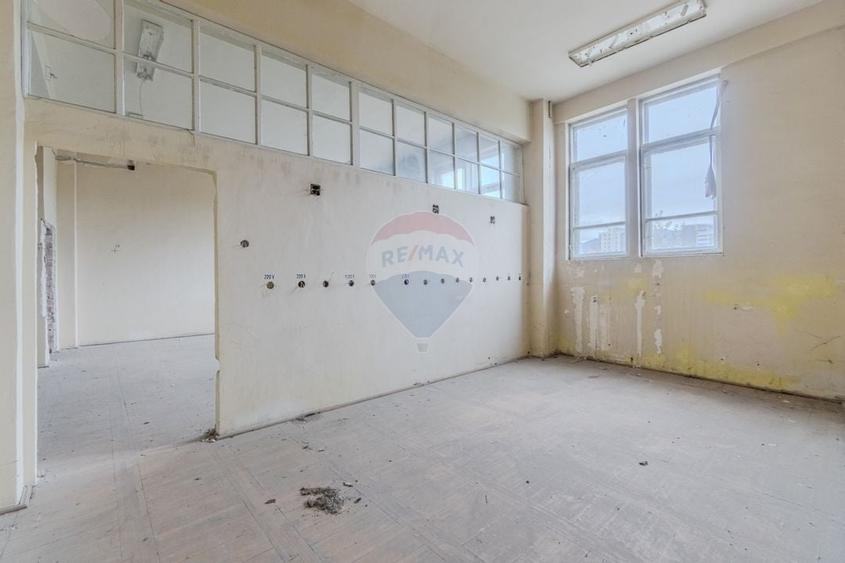 Spatiu industrial de 2060mp cu teren de 3358mp de vanzare Str Turnului - 26