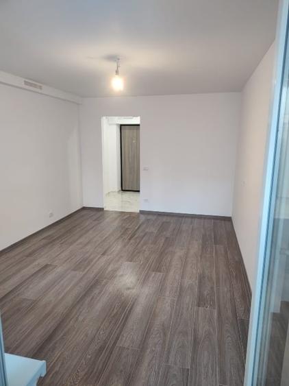 🏠 Particular - De vanzare apartament 3 camere - centrala- Aleea Compozitorilor - 4