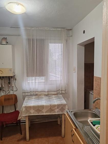 Apartament decomandat cu 2 camere, etaj1/3, Vaslui, Vis-a-vis de Primarie - 7