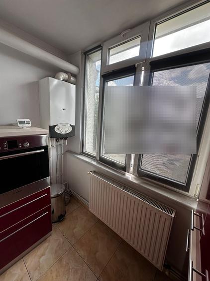 Apartament cu 3 camere decomandat, etajul 2/4, zona Baza 3 - 6