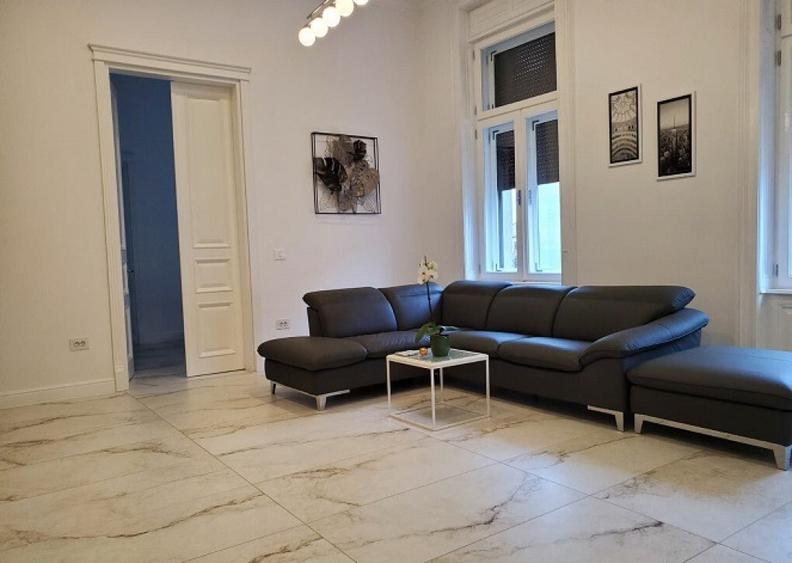 Inchiriez apartament 3 camere zona Ultracentrala - ID : RH-40067 - 1