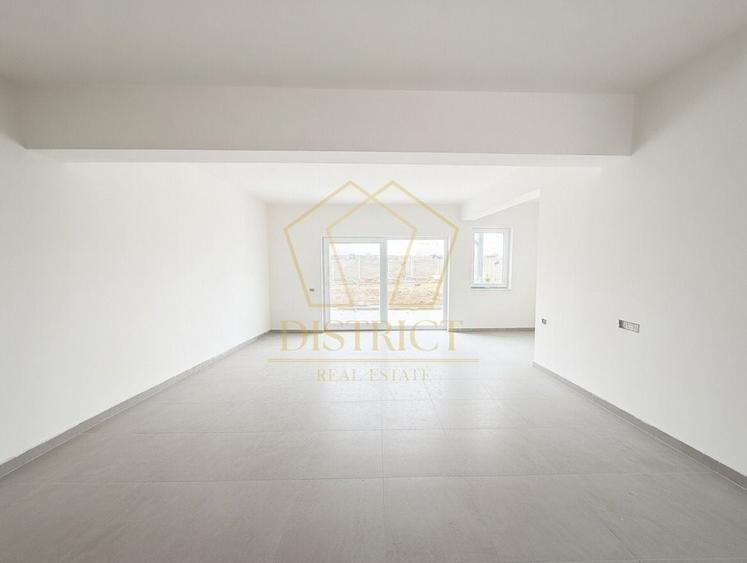 Duplex despartit prin camera tehnica, 5 camere, asfalt | Giarmata Vii - 1