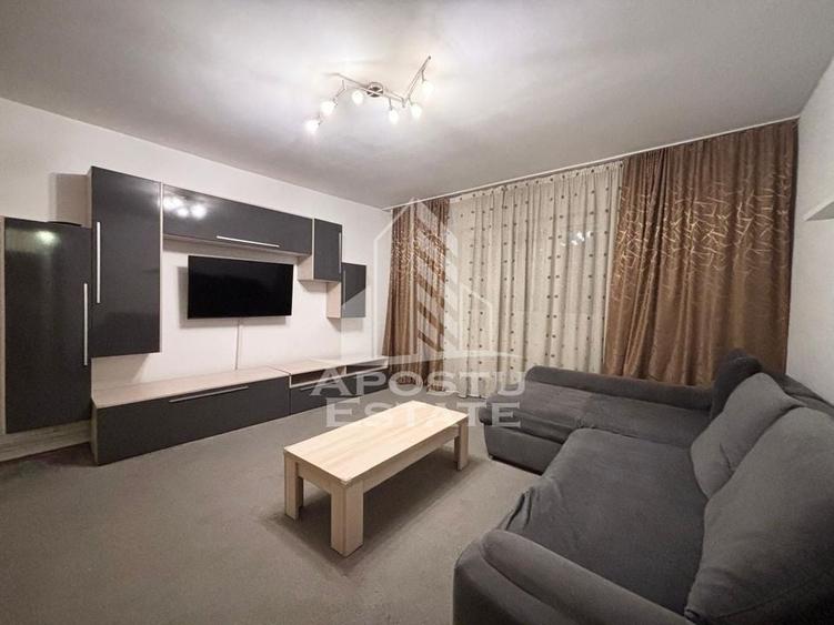 Apartament cu 3 camere, Decomandat, Centrala Proprie, zona Sagului - 1