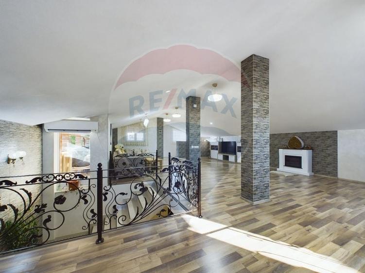 Casă / Vilă 5 camere + Mansarda Foarte Spatioasa - 18