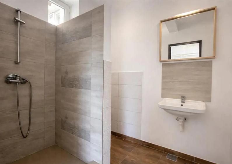 FILM 3D!Edificiu multifunctional, Semicentral,Targu Mures. - 3