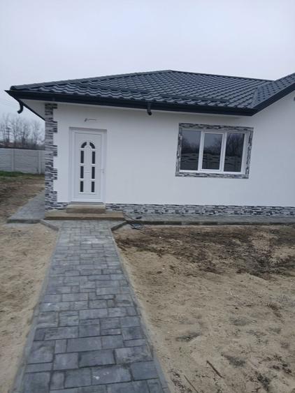 Vand casa la cheie pe parter in Bals str.Ciresului - 1