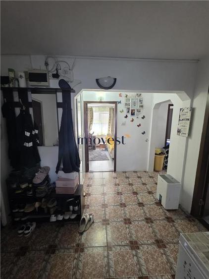 Apartament cu 3 camere decomandat în Micro 16