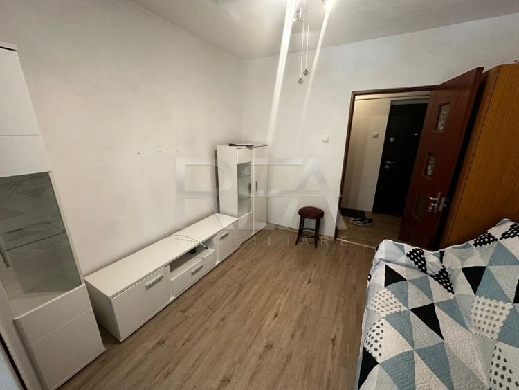 Apartament 3 Camere , Decomandat , Podul Giurgiului - 4