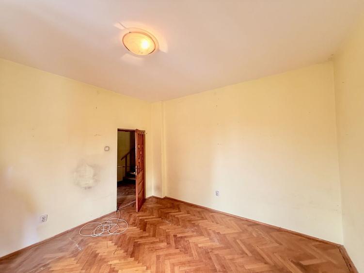 Vila 180 mp desfasurati cartier de case Belvedere Regie - 26