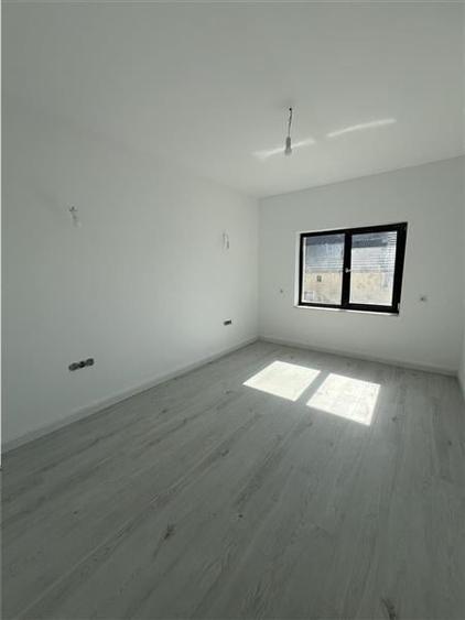 Casa la cheie cu 4 camere 3 bai si teren de 290 mp zona Brana Selimbar - 3