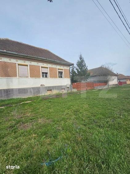 Casă cu 3 camere cu Teren 2766 Mp în Batoș