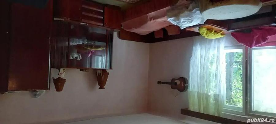 casa de vanzare cu 3 camere - 2