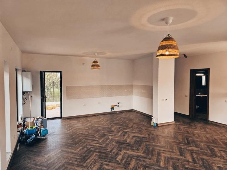 casa / vila Stefanesti , "La Cheie'' , finisaje + pozitie DEOSEBITA ! - 8