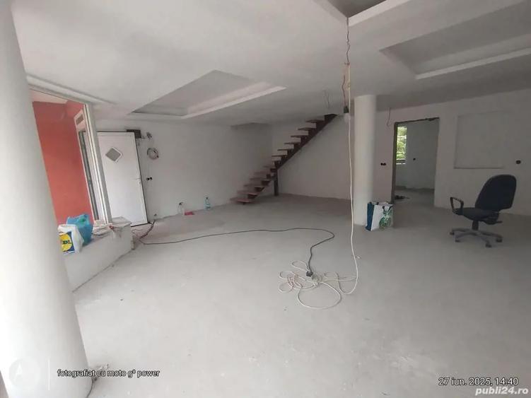 In oras,casa in triplex cu 2 garaje - 10